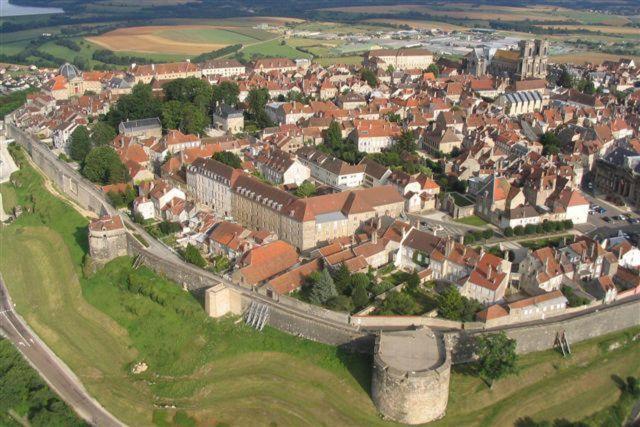 Le 2 Bis * Langres